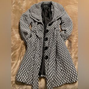 Stylish Black and White Herringbone Women's Trench Coat Size M